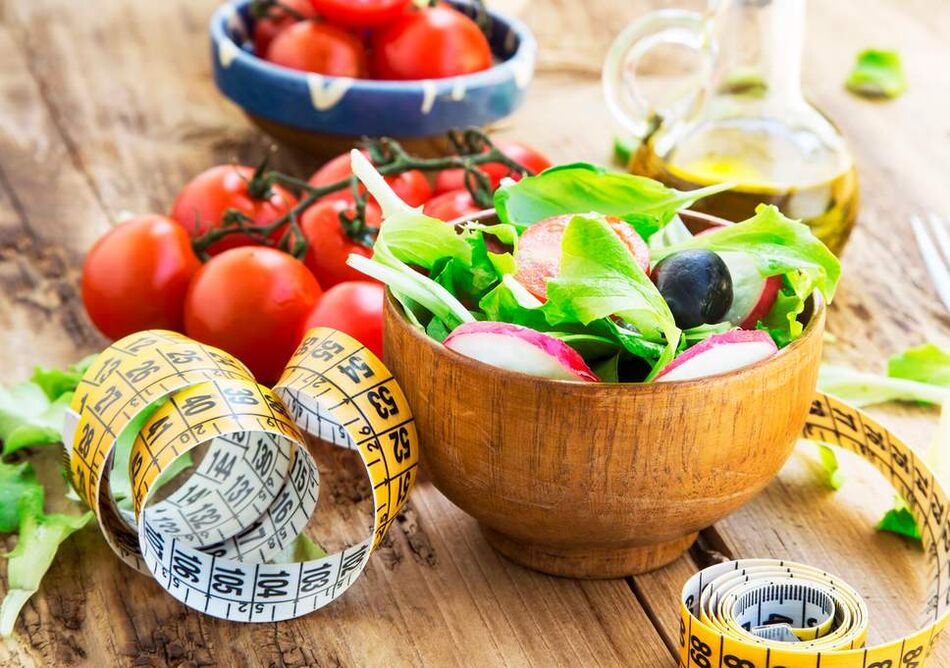 Kun laihduttaa kotona, on hyödyllistä sisällyttää ruokavalioon tuoreita vihanneksia