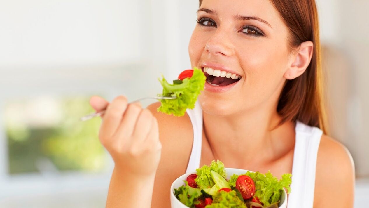 syö vihreää salaattia laiskalla ruokavaliolla